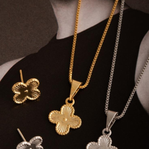 Conjunto Brinco e Pingente-TAM 1cm